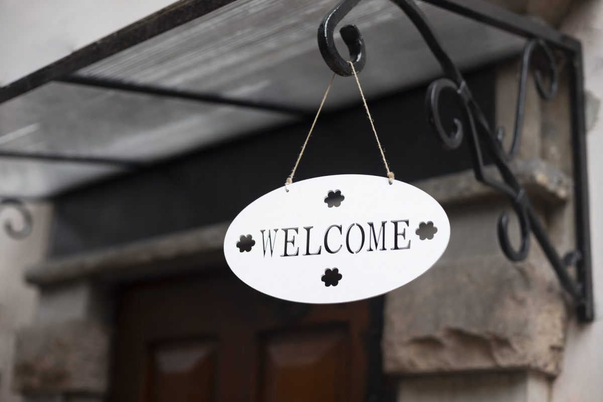 welcome-sign-front-house (1)